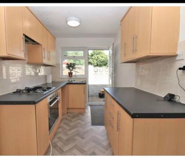 2 bedroom terraced house to rent - Photo 5