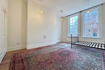 1 bedroom in a flat share to rent - Photo 2