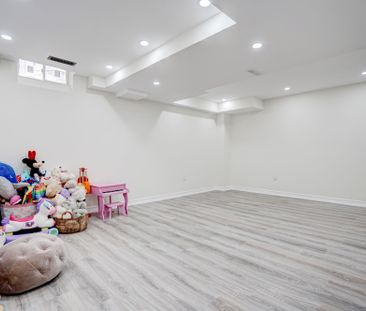 For Lease - 25 Collier Crescent, Markham, Ontario - Photo 2