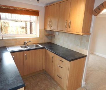 3 bedroom semi-detached house to rent - Photo 3