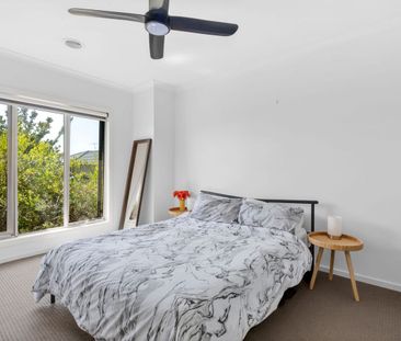 Stylish Family Living in Warralily Coast - Photo 5
