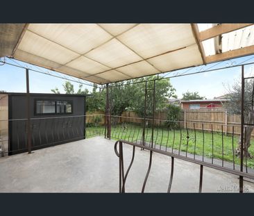 180 Casey Drive, Lalor, Vic 3075 - Photo 5