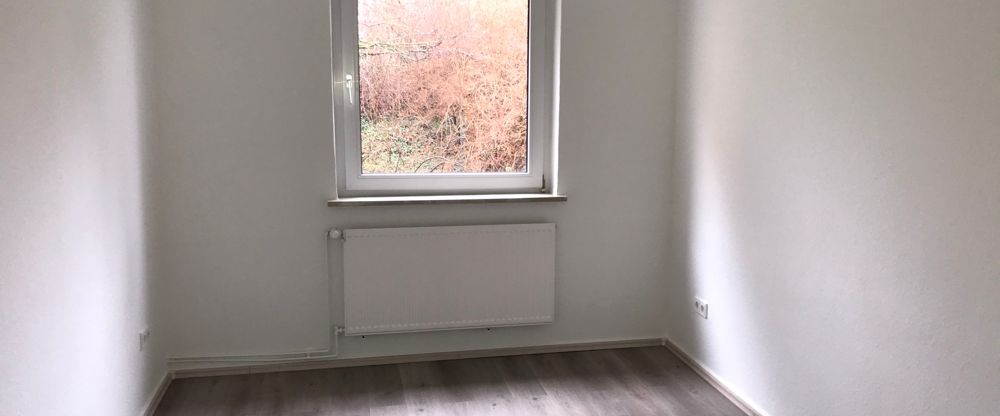 Into the parlor! - Photo 1