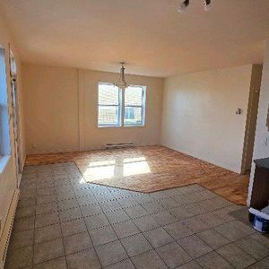 🏠 GRAND 4½ RÉNOVÉ — 2 CHAMBRES FERMÉES — SEPTEMBRE OFFERT - Photo 2