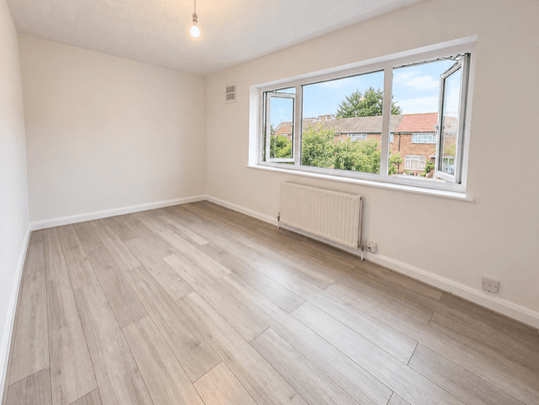 3 bedroom end of terrace house to rent - Photo 1