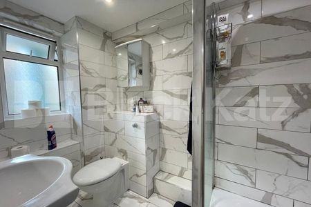 1 Bedroom, 1 bath, 1 reception Apartment - Photo 4