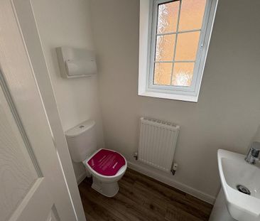 3 bedroom semi-detached house to rent - Photo 5