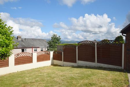4 bedroom detached house to rent - Photo 2