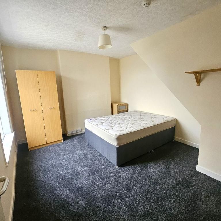 3 bedroom maisonette to rent - Photo 1