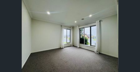 Stunning Home in Clyde North! - Photo 4