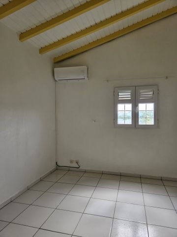 Location Appartement 3 pièces 91m² LE GOSIER 97190 - Photo 3