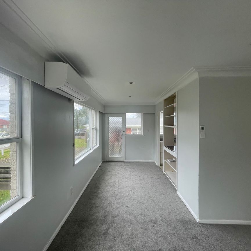 Spacious 2 Bedroom Property&excl; - Photo 1