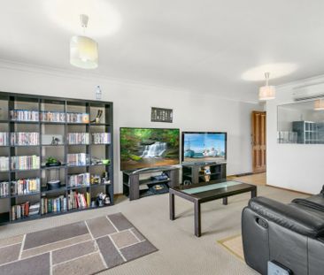 2 BED WITH DOUBLE GARAGE!! - Photo 4