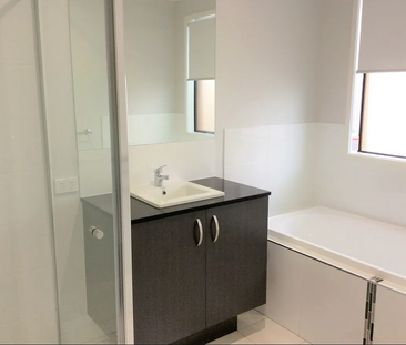 33 Bandt Close, Burpengary QLD 4505 - House For Rent | Domain - Photo 5