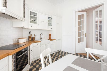 Niepowtarzalny apartament w historycznej kamienicy - Zdjęcie 5