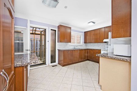 For Lease - 205 Emerson Street, Hamilton, Ontario - Photo 5