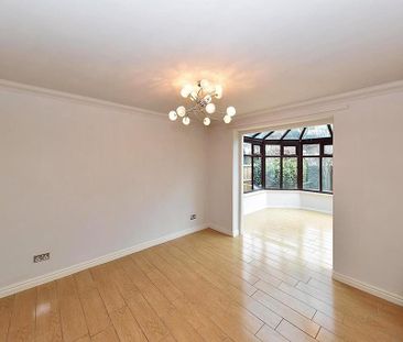 4 bedroom detached house to rent - Photo 3