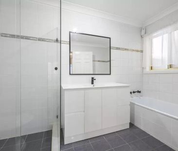 Well Proportioned 3 Bedroom Home in the heart of Sydenham - Photo 3