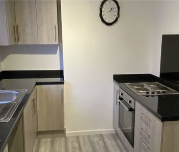 Common Road, Batley, West Yorkshire, WF17 - Photo 5