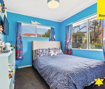 Three Bedrooms and One Bathroom in Glen Eden! CAT FRIENDLY! - Photo 3