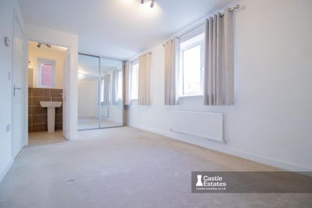 3 bedroom detached house to rent - Photo 2