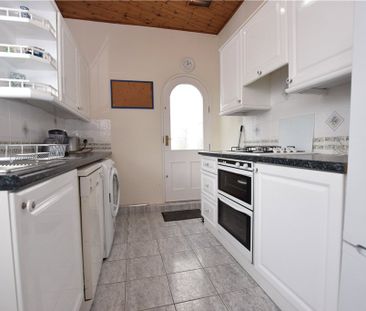 366, Bradford Road, Stanningley, Pudsey, West Yorkshire, LS28 7TQ - Photo 6