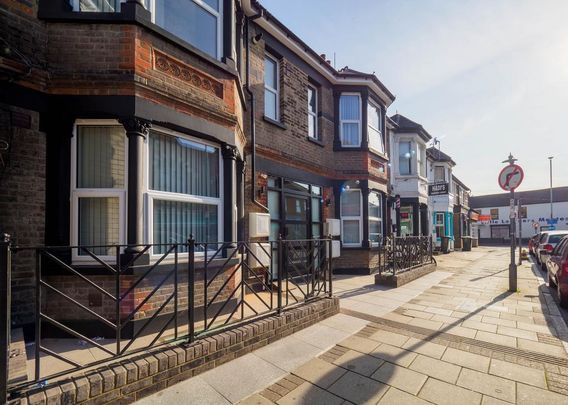 1 bedroom in a house share to rent - Photo 1