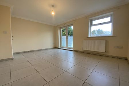 2 bedroom end of terrace house to rent - Photo 3