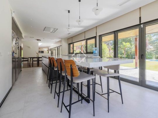 Luxury Villa for rent in Boadilla del Monte, Spain - Photo 1