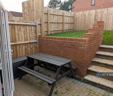 1 bedroom flat to rent - Photo 4