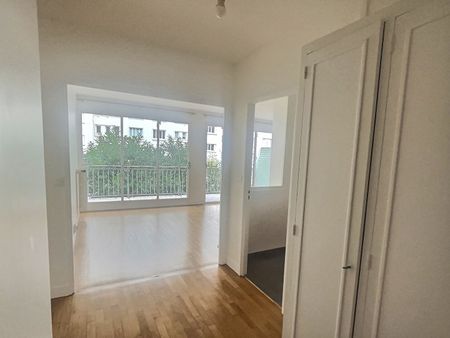 Location Appartement 2 pièces 56m² - Photo 3