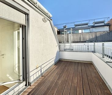 Charmante 2-Zimmer-Dachgeschosswohnung mit Süd-Terrasse und Kühlung... - Photo 6