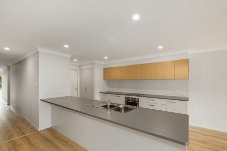 Spacious Modern Family Home - Photo 4