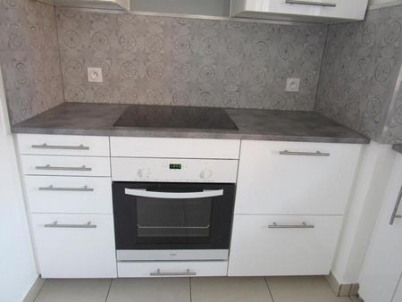 APPARTEMENT T3 50M - Photo 3