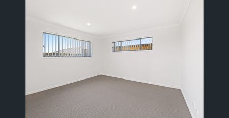 Stunning Family Home in Park Ridge - Photo 2