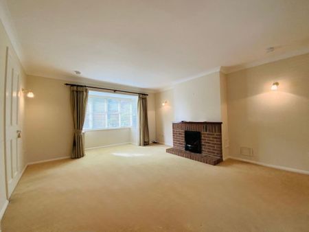 3 bedroom detached house to rent - Photo 2