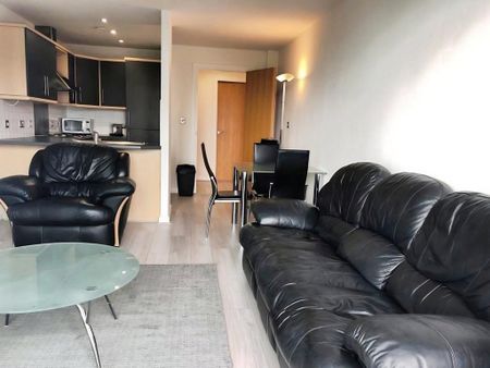 2 bedroom flat to rent - Photo 5