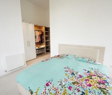 3 bedroom flat to rent - Photo 4