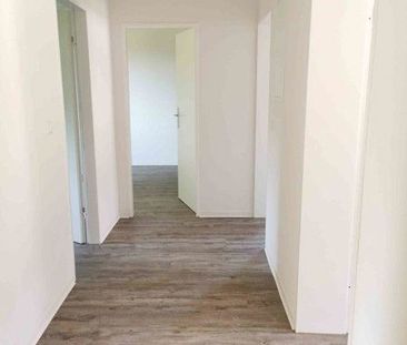 **Bezugsfertige 3-Zimmer-Wohnung mit Balkon - Photo 1