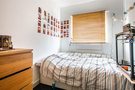 3 bedroom terraced house to rent - Photo 4