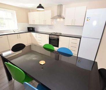 Culmington Close, Hulme, Manchester, M15 - Photo 4