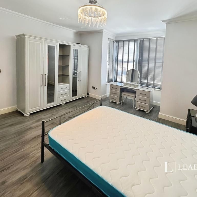 1 bedroom in a house share to rent - Photo 1