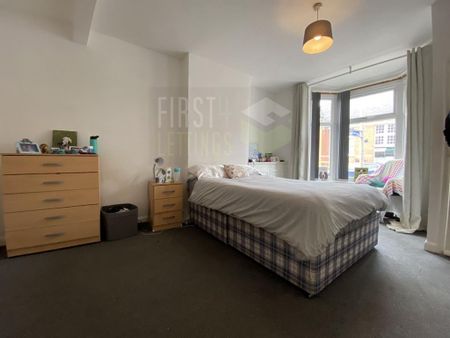 4 bedroom terraced house to rent - Photo 3