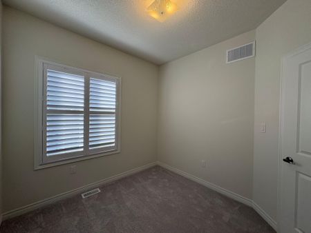 For Lease - 2905 Starlight Drive, Pickering, Ontario - Photo 2