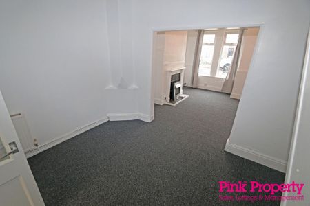 2 bedroom terraced house to rent - Photo 3