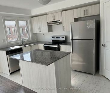 For Lease - 12 PUMPKIN CORNER Crescent, Barrie, Ontario - Photo 1