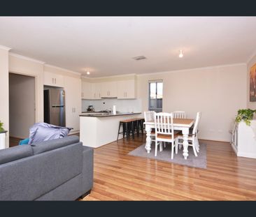 Neat as a Pin! - Photo 1