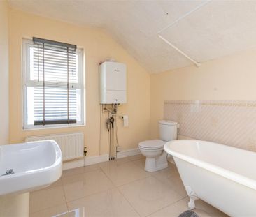 2 bed House - Mid Terrace To Let - Photo 6