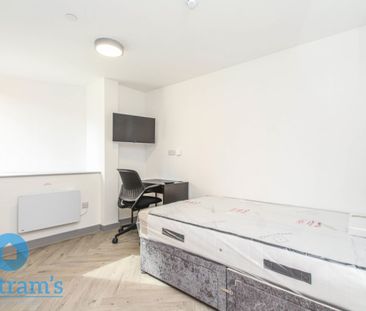 5 bed Apartment for Rent - Photo 3