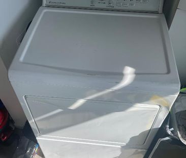 Chambre à louer dans un 4 1/2 à Laval Ouest - Photo 2